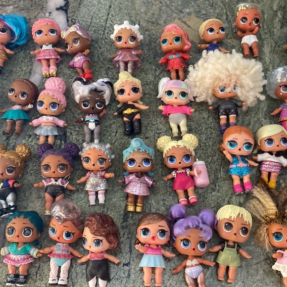 52 LOL Doll collection with accessories and wigs - Picture 5 of 12